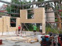 Pose des murs de le 2e maison de quartier Esseghem : un bâtiment écologique et exemplaire Pose des murs de le 2e maison de quartier Esseghem : un bâtiment écologique et exemplaire